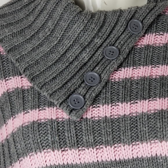 5/$15  Pink and Gray  Large sweater - Picture 2 of 8